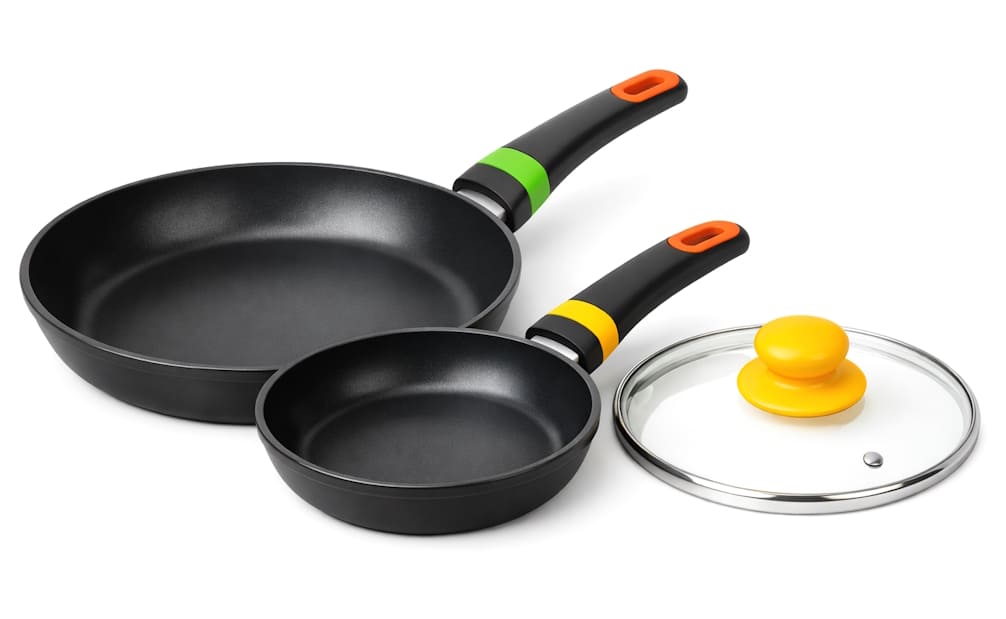 как хранить сковородки