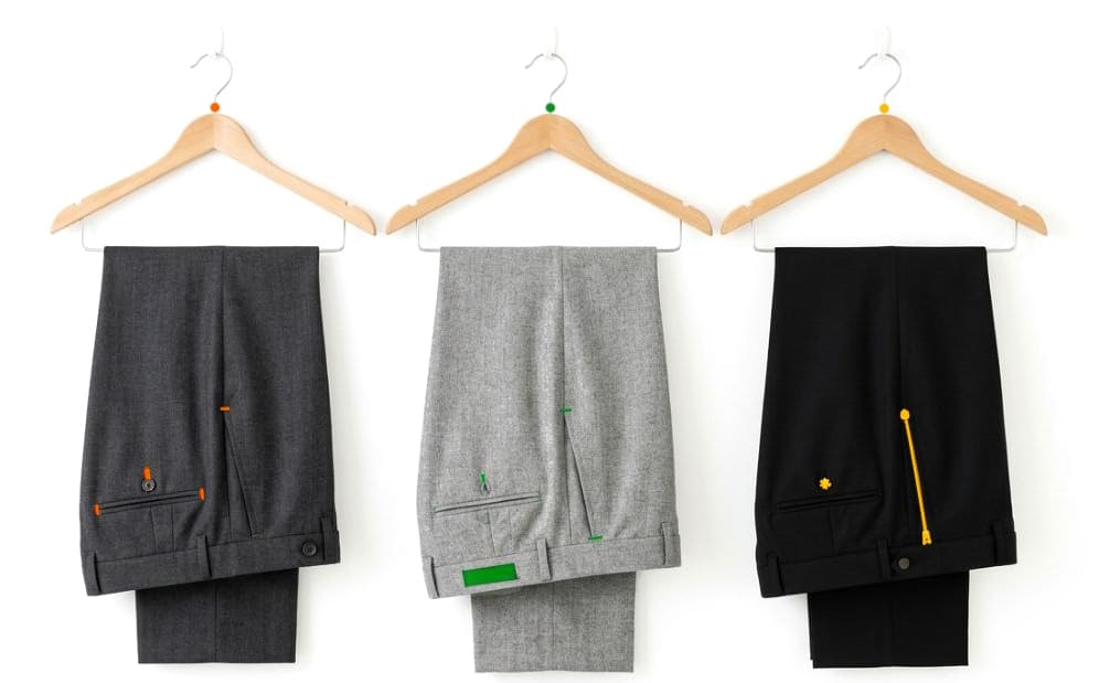 как хранить брюки в шкафу