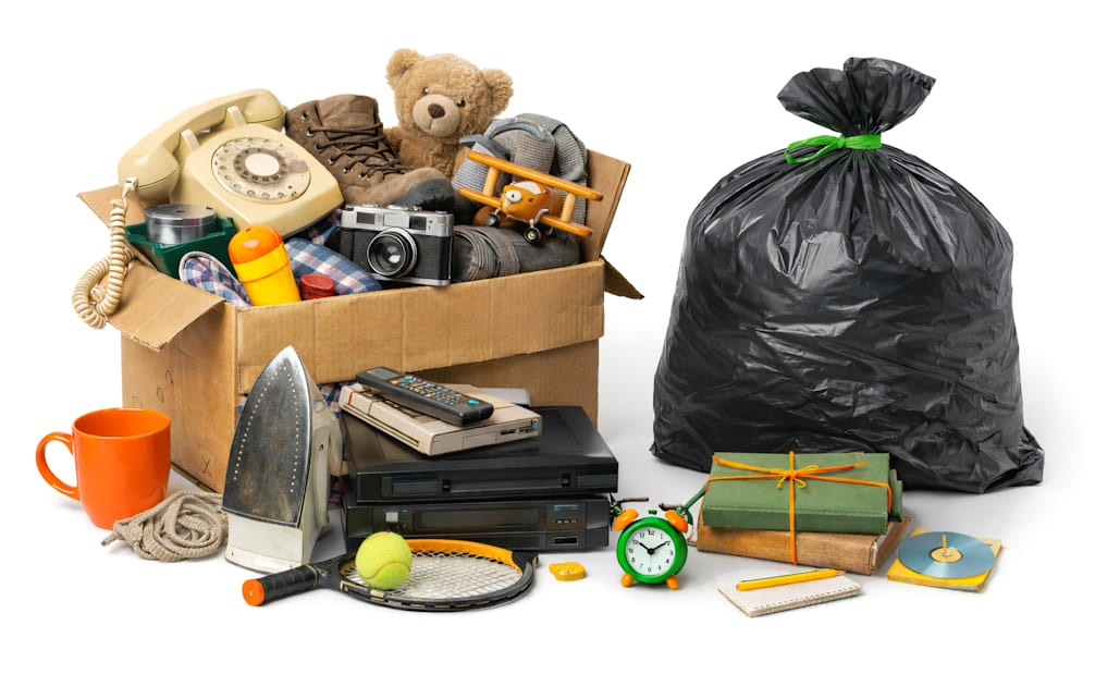 Куда деть старые вещи